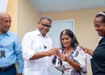 Propeep construye y entrega vivienda digna a doña Olinda de 73 años, en Manoguayabo, que le devuelve tranquilidad y esperanza a toda su familia