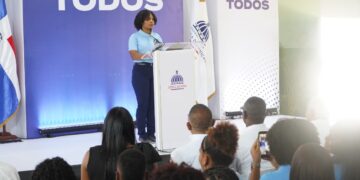 Estudiante de quinto grado invita a niños dominicanos a aprovechar cada día de clases