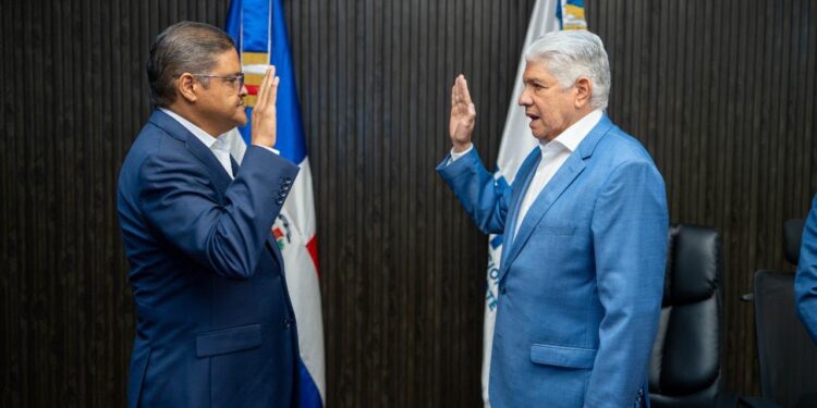 Méndez asume dirección del INTRANT con firme convicción de hacer cumplir la ley