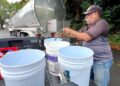 Gobernadora de NY anuncia envío de miles de galones de agua a PR para hacerle frente a la sequía