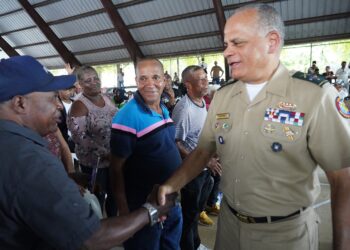 Fernández Onofre reafirma respaldo a militares retirados y anuncia encuentro navideño con Abinader