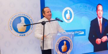 PRM Santiago reconoce a Paliza por sus ocho años al frente de la organización