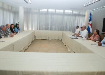 Presidente Abinader toma juramento al voluntariado del Hospital Periférico Monte Adentro Dr. Antonio Trueba