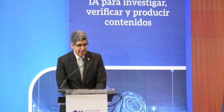 Asociación Cibao destaca oportunidades y desafíos de la Inteligencia Artificial para el periodismo