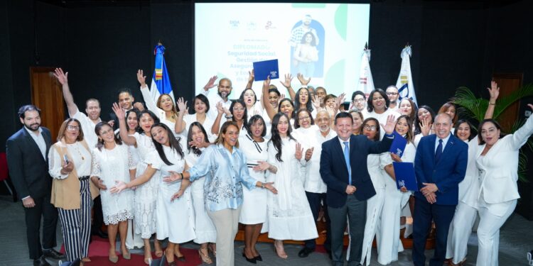 DIDA e INTEC gradúan profesionales formados en diplomado sobre Seguridad Social y aseguramiento en salud