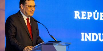 Ministro de Industria Comercio y Mipymes, Eduardo Sanz Lovatón, anuncia “Empresas en 24 Horas”, iniciativa que busca reducir la burocracia y tiempo de constitución de empresas