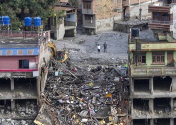 Nepal eleva a 1,355 los muertos y mantiene en casi 5,000 los desaparecidos tras la riada