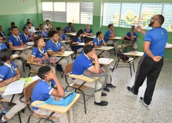 ADP reduce horas de clases en varios centros de Santo Domingo por reclamos