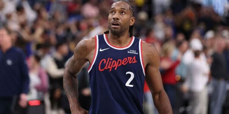 Kawhi «no tenía conocimiento» de la evasión del límite salarial, enfocado en su regreso a Toronto